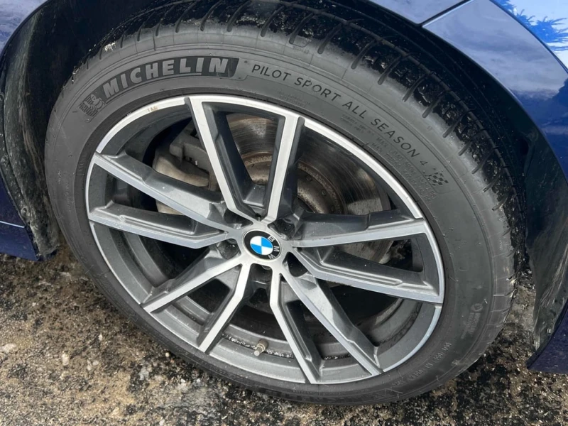 BMW 330 * 330i xDrive * CARFAX * ЦЕНА ДО БГ, снимка 11 - Автомобили и джипове - 53457340