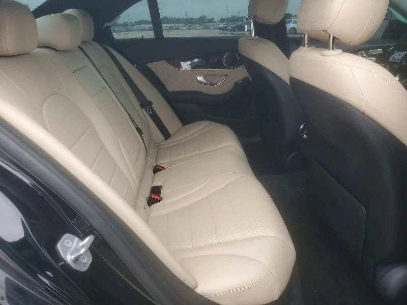 Mercedes-Benz C 300, снимка 10 - Автомобили и джипове - 55076610