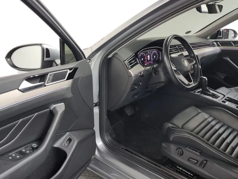VW Passat 2.0 TDI - САМО 30% АВАНС, снимка 10 - Автомобили и джипове - 55737197
