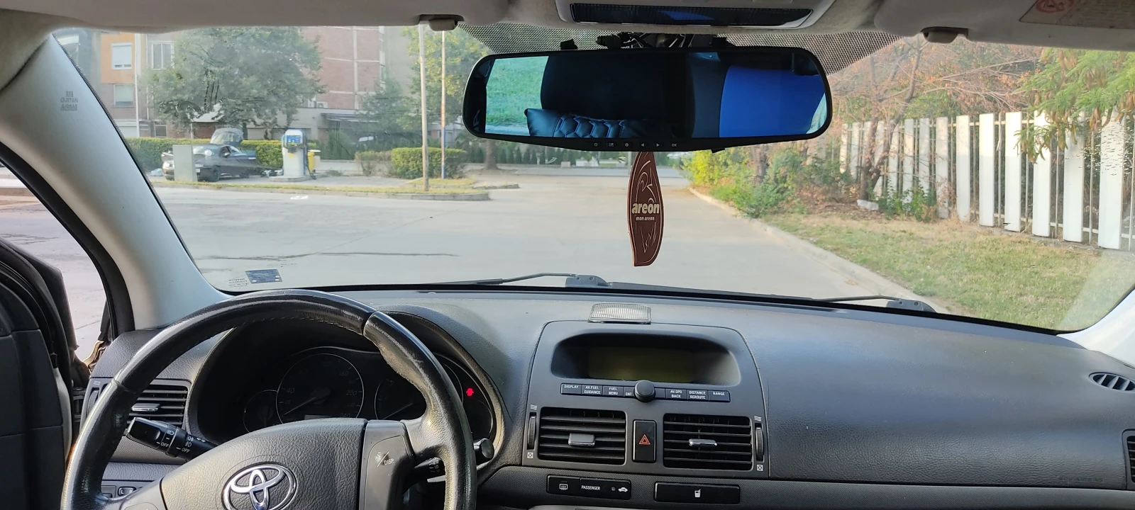 Toyota Avensis 1.8 | Mobile.bg — изображение 12