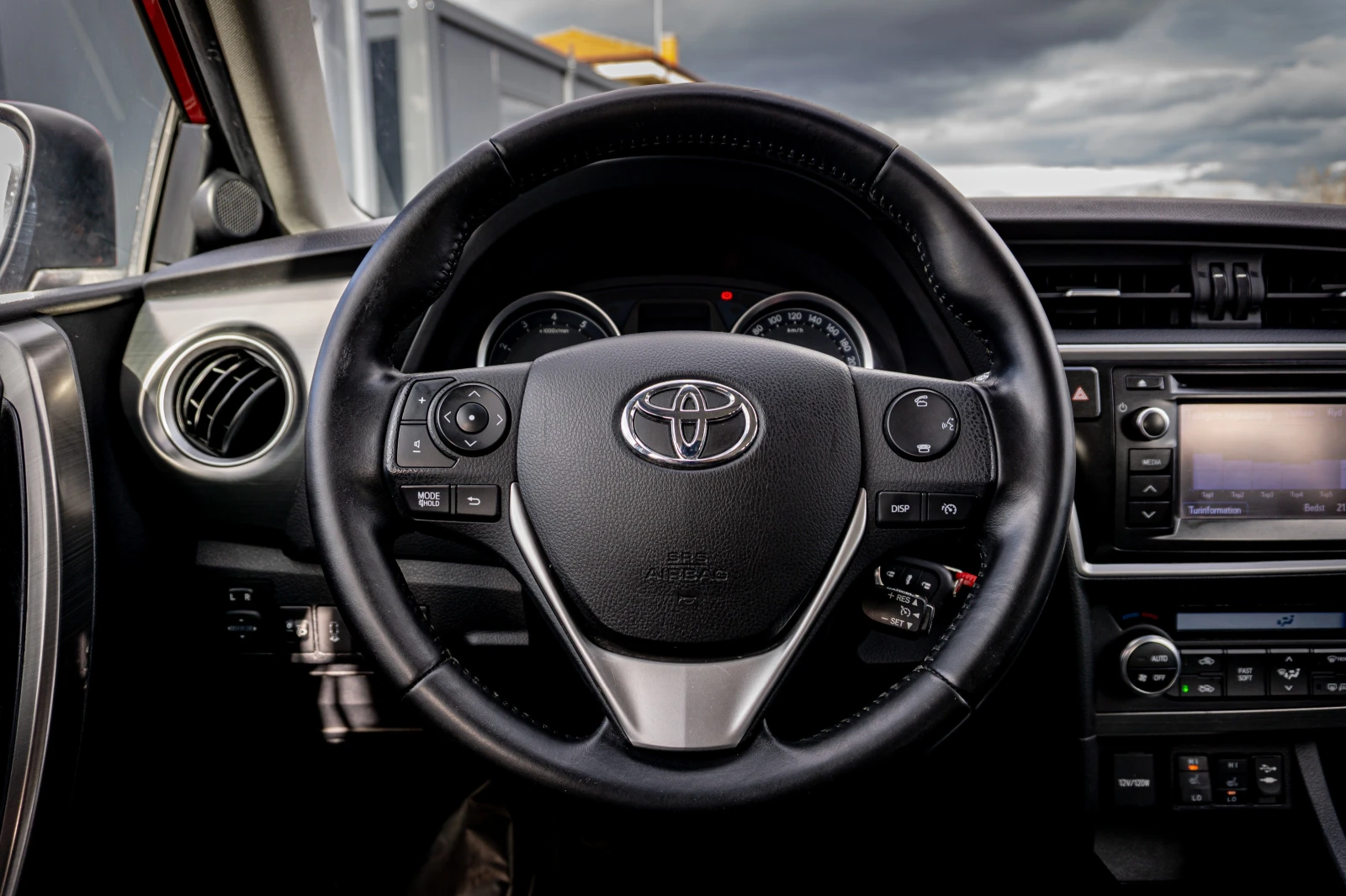 Toyota Auris 1.6 i-VVTI С ГАРАНЦИЯ! TOP!!! - изображение 9