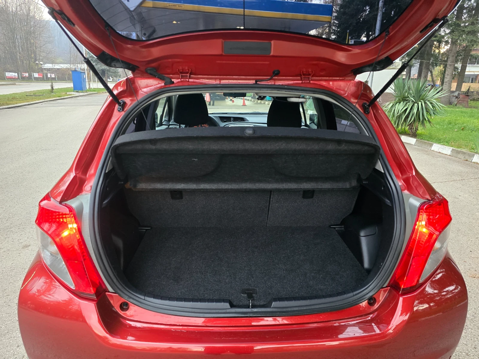 Toyota Yaris 1.33i ШВЕЙЦАРИЯ  - изображение 6