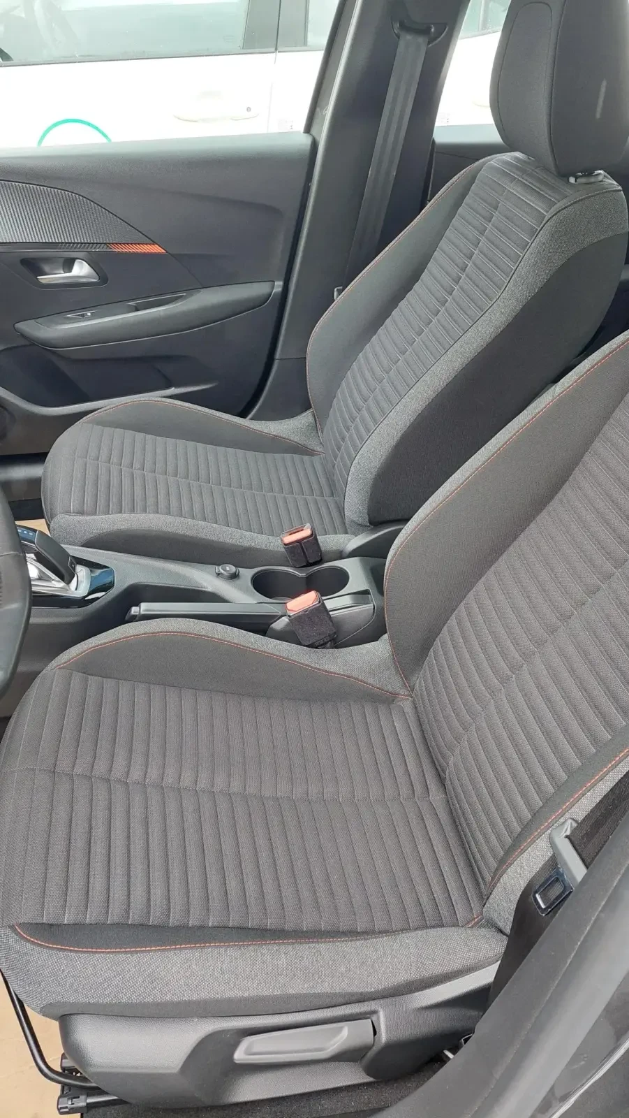 Peugeot 208 1.2 i - изображение 6