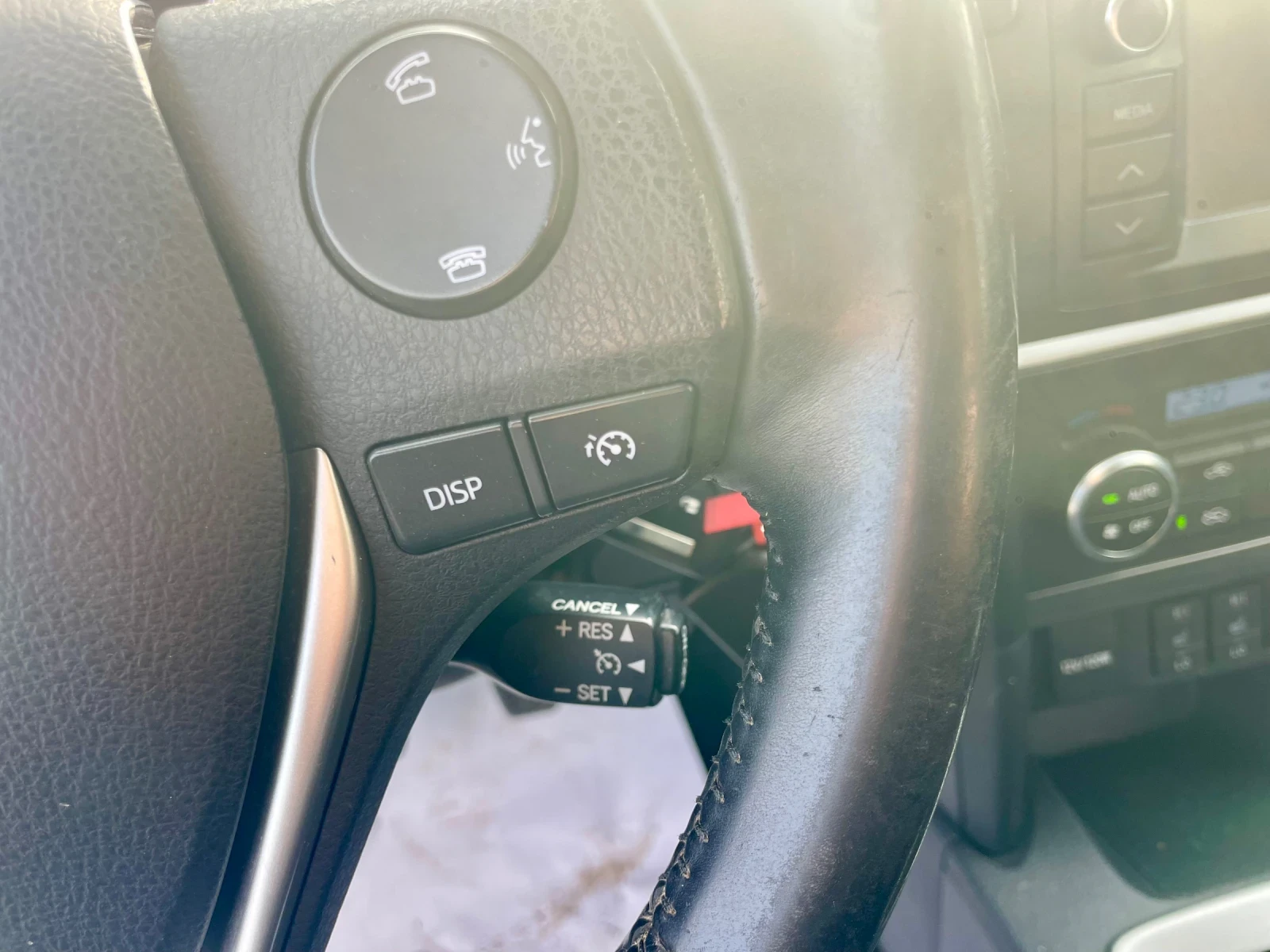 Toyota Auris 1, 6, снимка 12 - Автомобили и джипове - 53709421