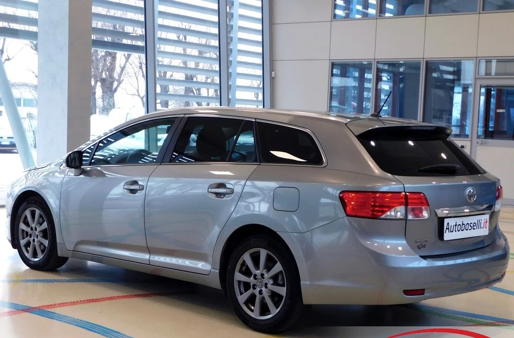 Toyota Avensis Executive , снимка 15 - Автомобили и джипове - 53900345