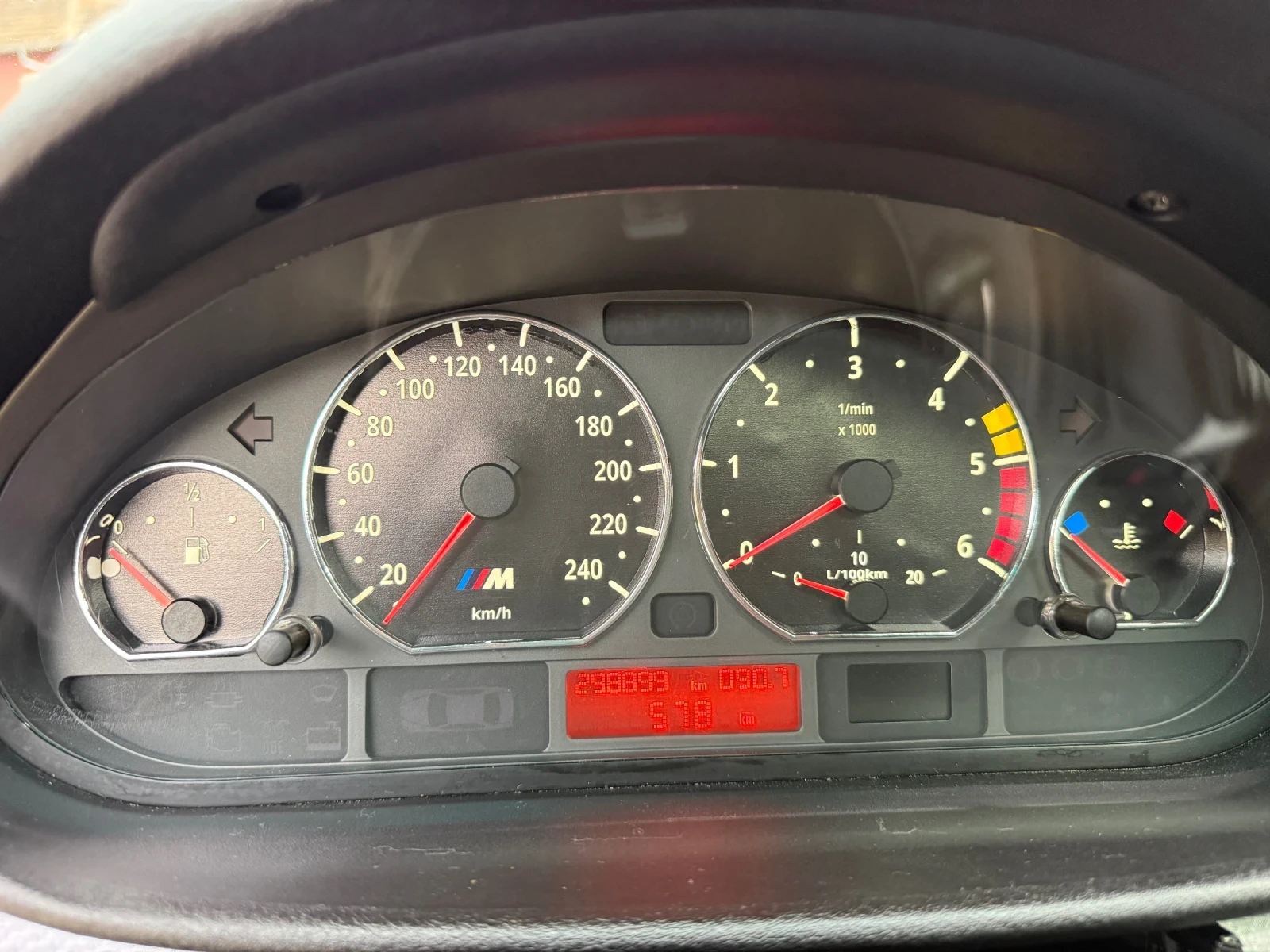 BMW 330, снимка 9 - Автомобили и джипове - 54058690