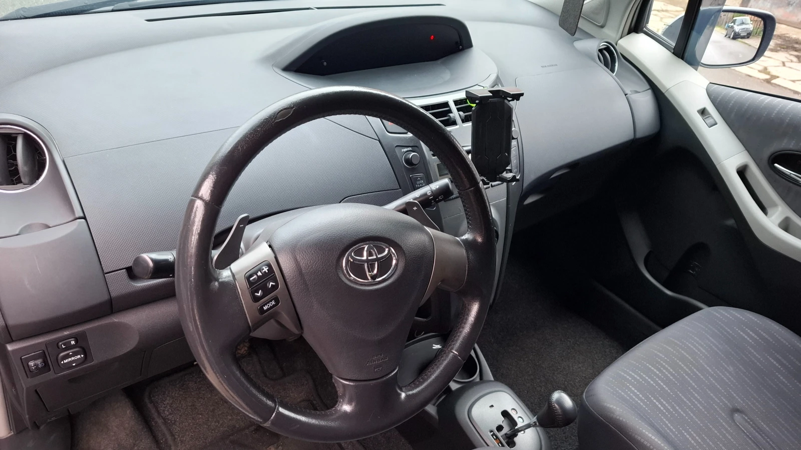 Toyota Yaris, снимка 7 - Автомобили и джипове - 54512205