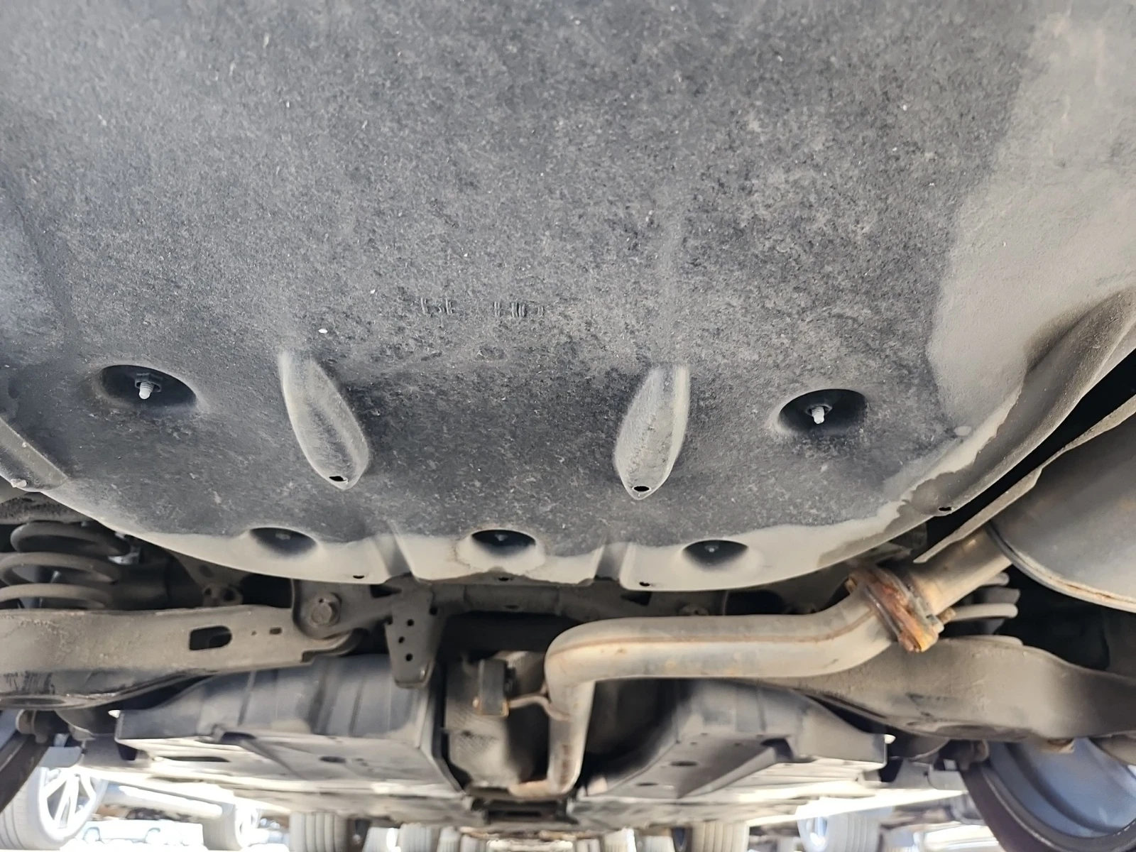 Toyota Camry SE * ПОДГРЕВ * ЧЕРЕН САЛОН * FWD * ЦЕНА ДО БГ * , снимка 12 - Автомобили и джипове - 54565394
