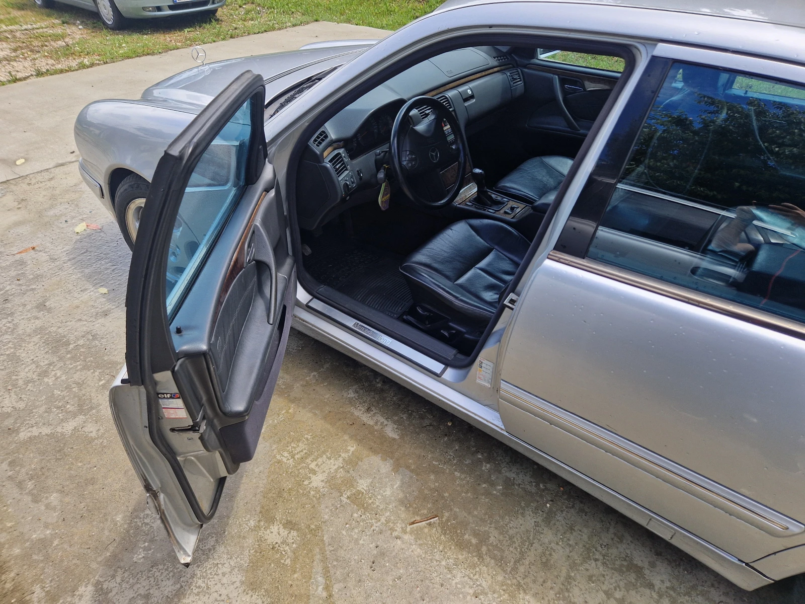 Mercedes-Benz E 200 Kompressor Газ.Инж, снимка 6 - Автомобили и джипове - 54783368