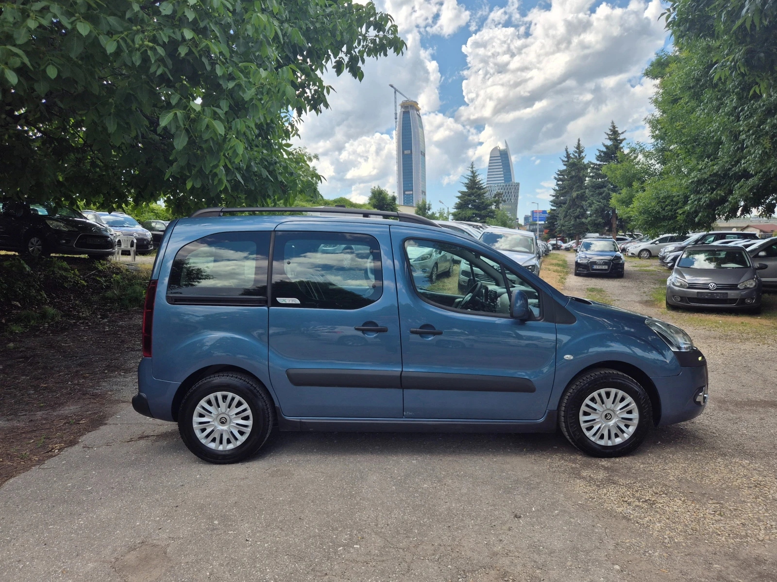 Citroen Berlingo 1.6i ПЪТНИЧЕСКИ 2БРОЯ СТР. ВРАТИ 7 МЕСТА, снимка 4 - Автомобили и джипове - 54916268