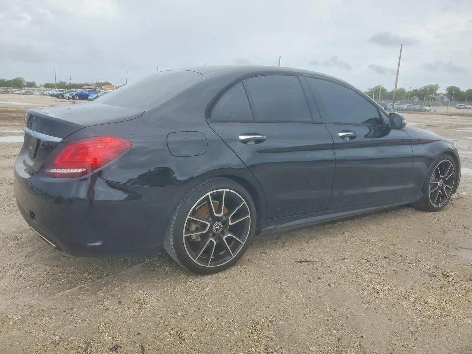 Mercedes-Benz C 300, снимка 4 - Автомобили и джипове - 55076610