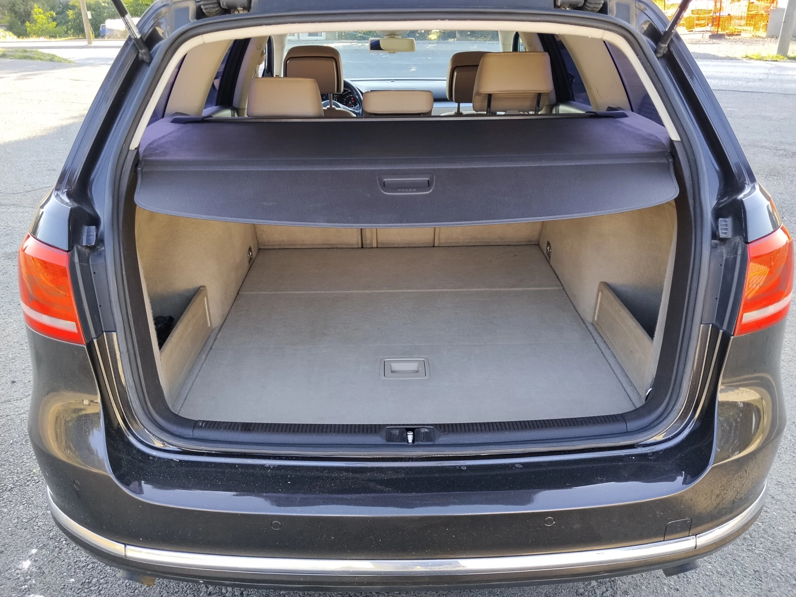 VW Passat B7/2.0 TDI 170 4Motion/Highline/Distronic AAC/DVD, снимка 5 - Автомобили и джипове - 55436091
