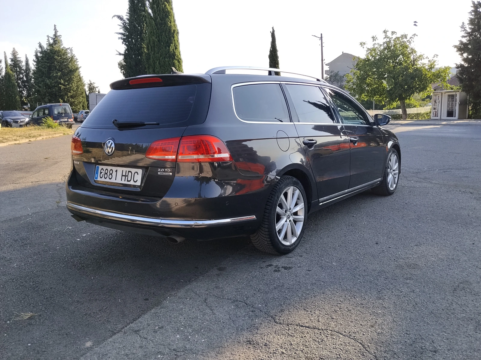 VW Passat B7/2.0 TDI 170 4Motion/Highline/Distronic AAC/DVD, снимка 4 - Автомобили и джипове - 55436091