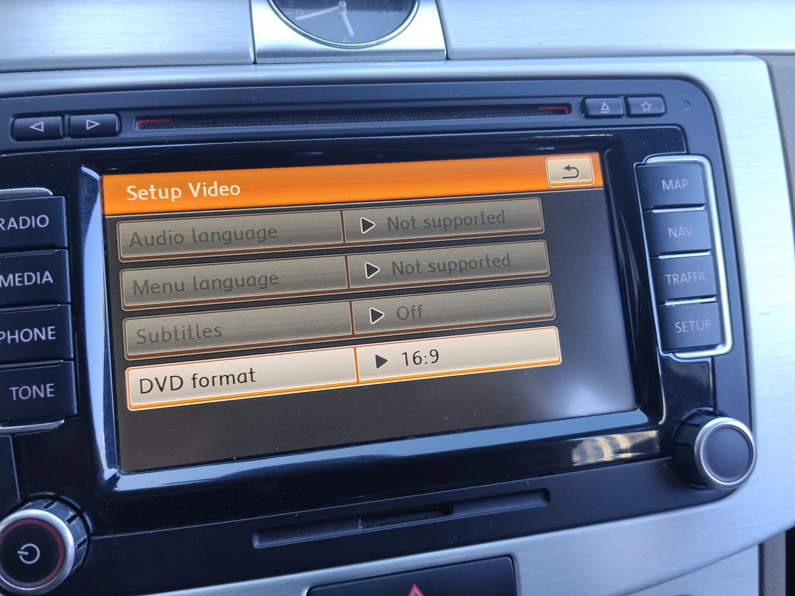 VW Passat B7/2.0 TDI 170 4Motion/Highline/Distronic AAC/DVD, снимка 14 - Автомобили и джипове - 55436091