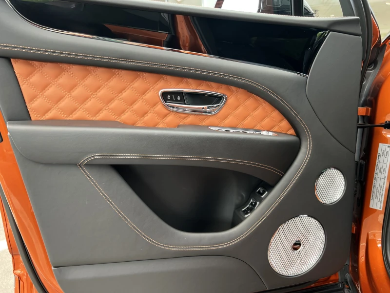 Bentley Bentayga S/ CERAMIC/ CARBON/ MULLINER/ NAIM/ 4-SEATS/ 22/, снимка 8 - Автомобили и джипове - 43088750