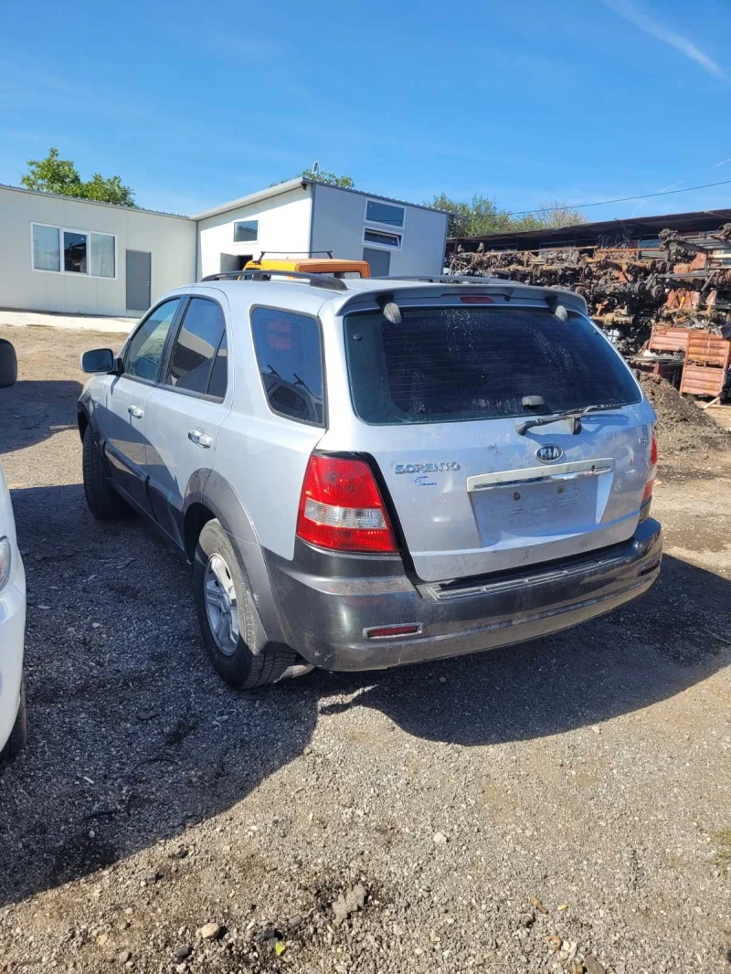 Kia Sorento 2.5crdi/на части , снимка 4 - Автомобили и джипове - 47513669