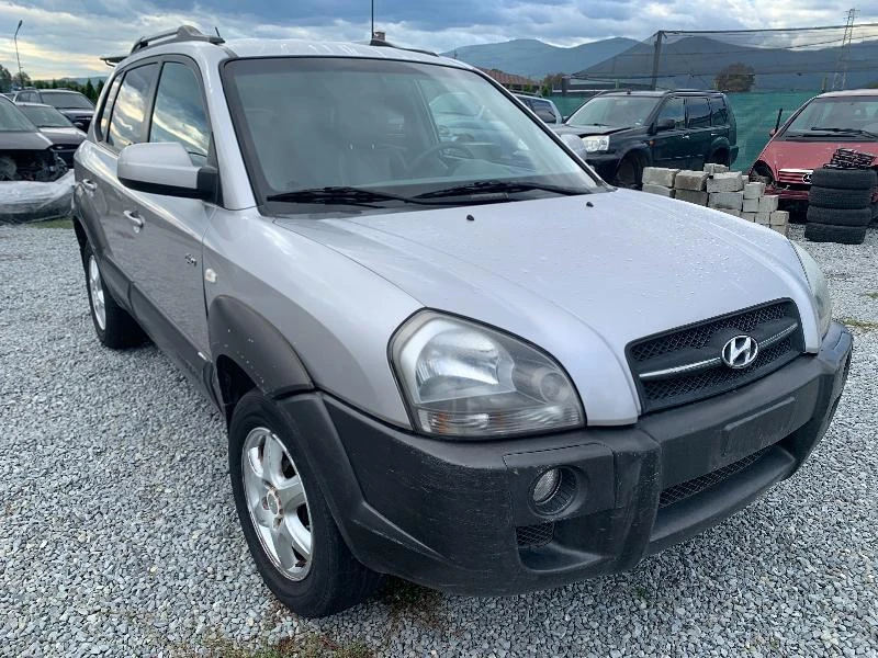 Hyundai Tucson 2.0  3 БРОЯ, снимка 7 - Автомобили и джипове - 38359935