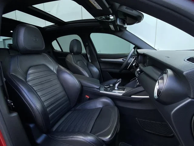 Alfa Romeo Stelvio Ti Sport AWD !SPECIAL! PANO/CAM/CARBON, снимка 9 - Автомобили и джипове - 55011917
