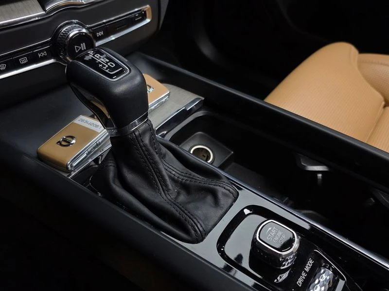 Volvo XC60 T6 Inscription| 320к.с., снимка 9 - Автомобили и джипове - 56210169