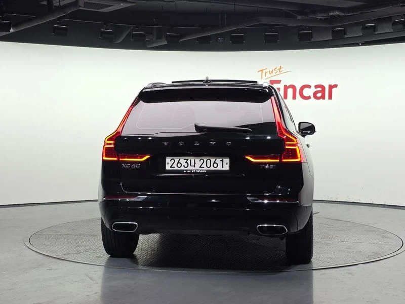 Volvo XC60 T6 Inscription| 320к.с., снимка 4 - Автомобили и джипове - 56210169