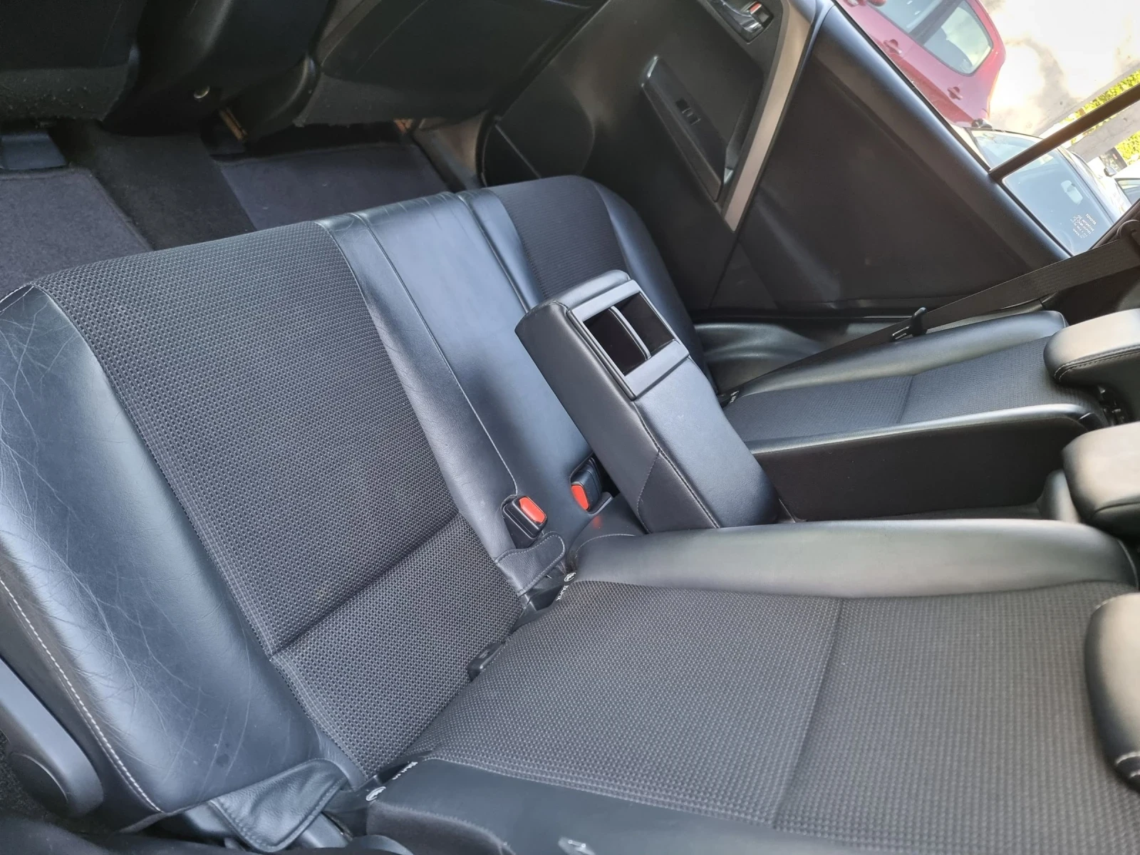 Toyota Rav4 2.0D4D - изображение 10