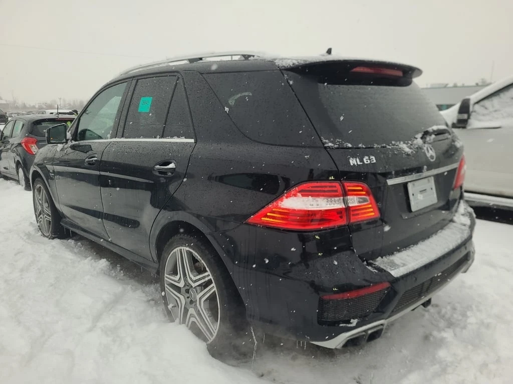 Mercedes-Benz ML 63 AMG * CARFAX * БЕЗ ПЪРВОНАЧАЛНА ВНОСКА - изображение 4