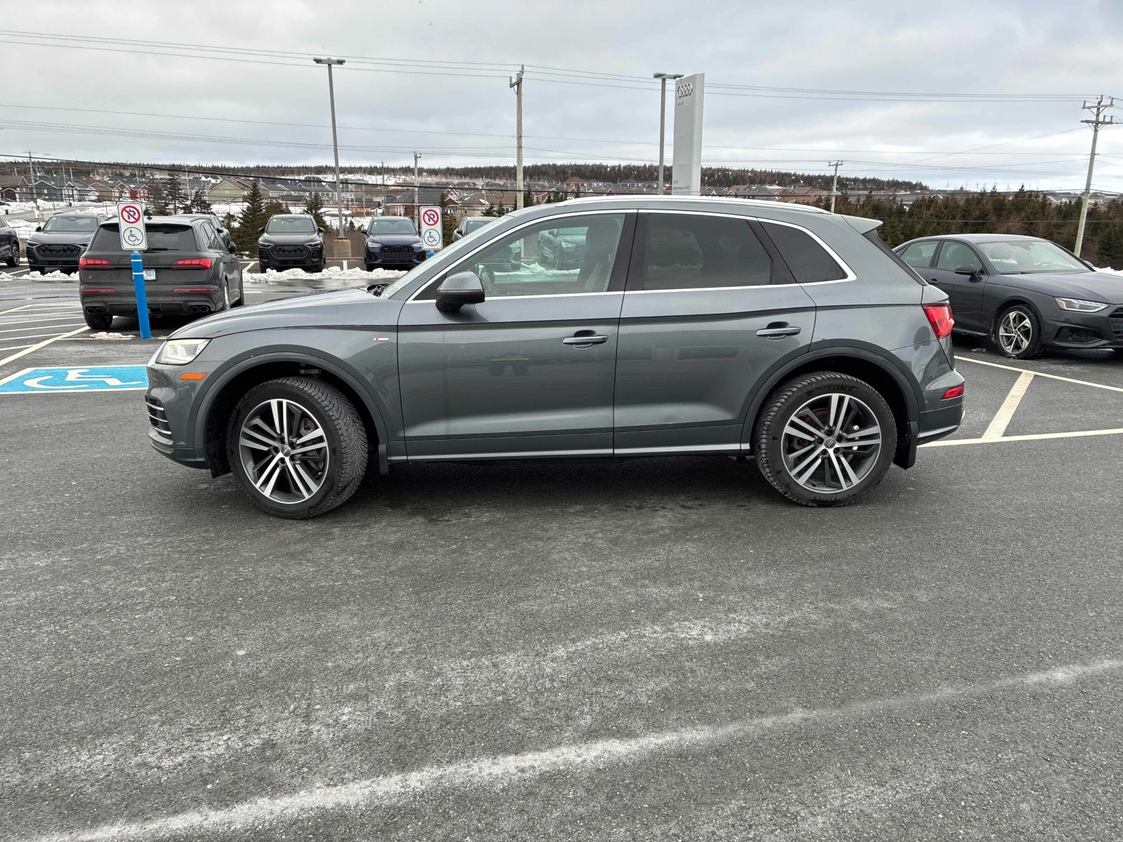 Audi Q5 2.0T* PREMIUM* PLUS* ДИГИТАЛНО* ТАБЛО* 360КАМЕРА*  - изображение 3