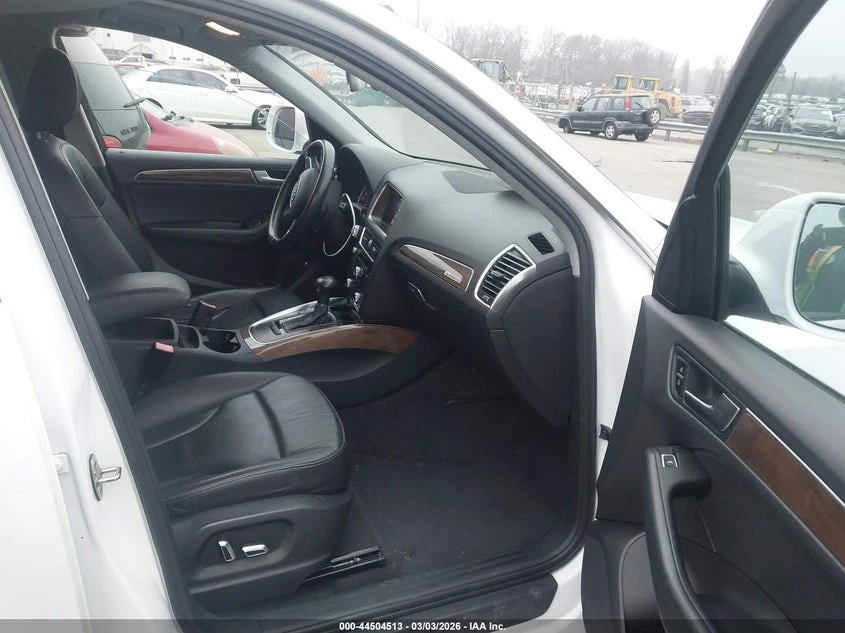 Audi Q5 2.0T PREMIUM, снимка 6 - Автомобили и джипове - 53856728