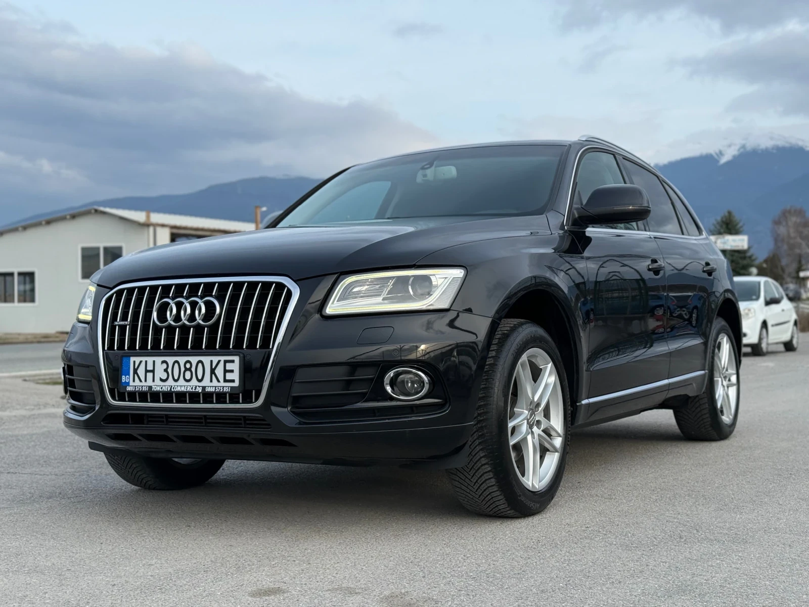 Audi Q5 2.0-TDI-quattro-TOP-NEW-ОБСЛУЖЕНА-ПЛАТЕНО КАСКО , снимка 3 - Автомобили и джипове - 53935464