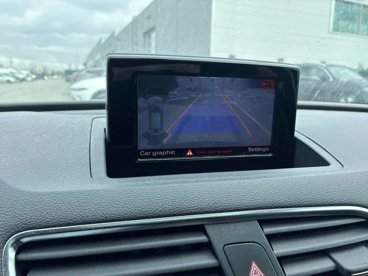 Audi Q3 * Progressiv * CARFAX * 2 КЛЮЧА * ПАНО * KEYLESS, снимка 15 - Автомобили и джипове - 54141362