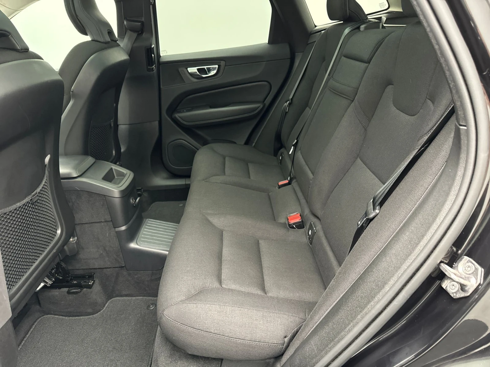 Volvo XC60 T6 Inscription Hybrid, снимка 9 - Автомобили и джипове - 54143950