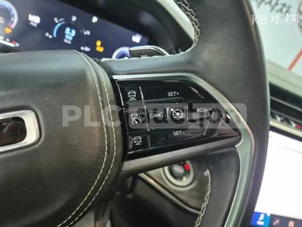 Jeep Grand cherokee OVERLAND, снимка 15 - Автомобили и джипове - 54160928