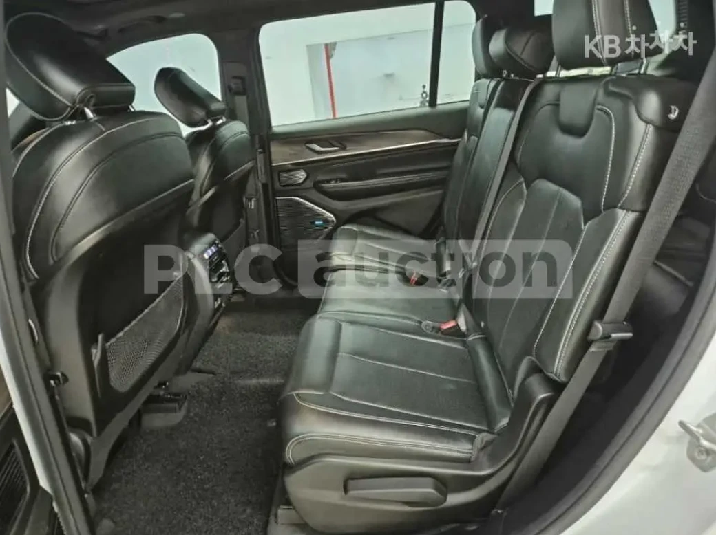 Jeep Grand cherokee OVERLAND, снимка 7 - Автомобили и джипове - 54160928