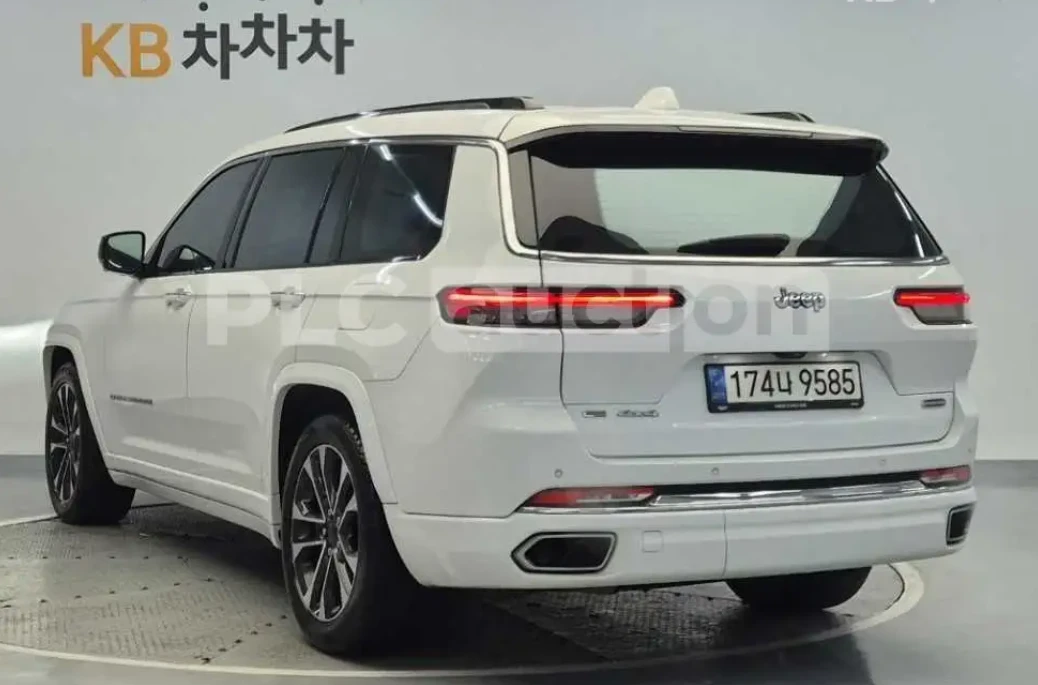 Jeep Grand cherokee OVERLAND, снимка 4 - Автомобили и джипове - 54160928