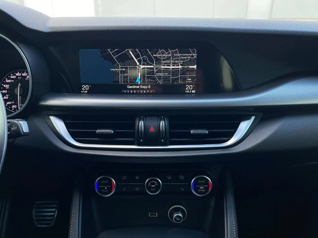 Alfa Romeo Stelvio Ti Sport AWD !SPECIAL! PANO/CAM/CARBON, снимка 8 - Автомобили и джипове - 55011917