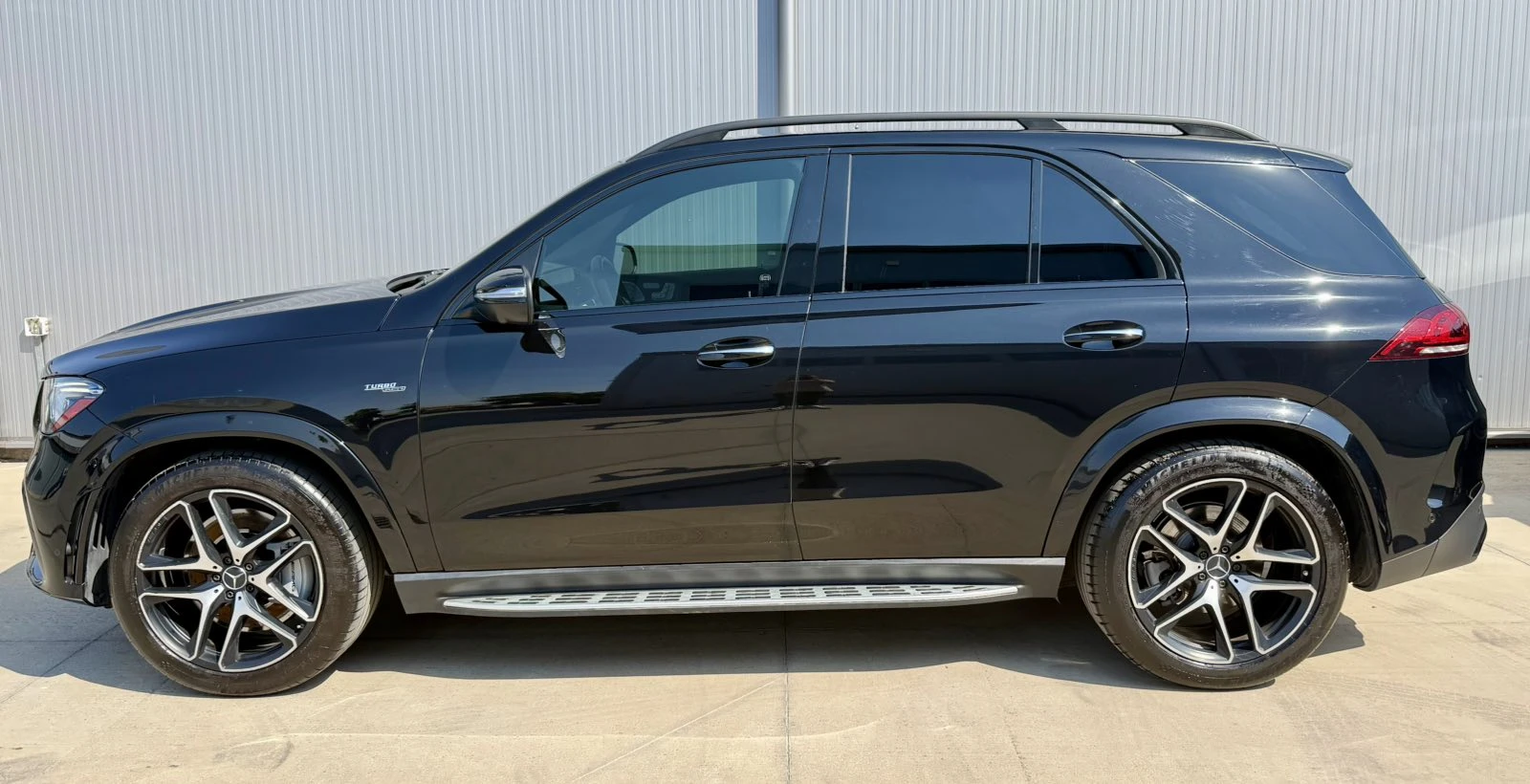 Mercedes-Benz GLE 53 4MATIC Night Package, снимка 2 - Автомобили и джипове - 56032524