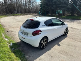 Peugeot 208 GT Line 1.6 BlueHDi 120 k.c. Камера / Парктроник /, снимка 3