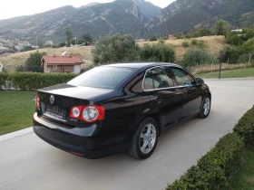 VW Jetta 2.0 TDI BKD 140hp 6ск Подгреви , снимка 5