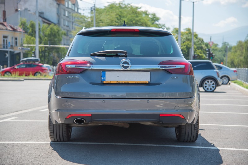 Opel Insignia Sports Tourer, снимка 5 - Автомобили и джипове - 46436744