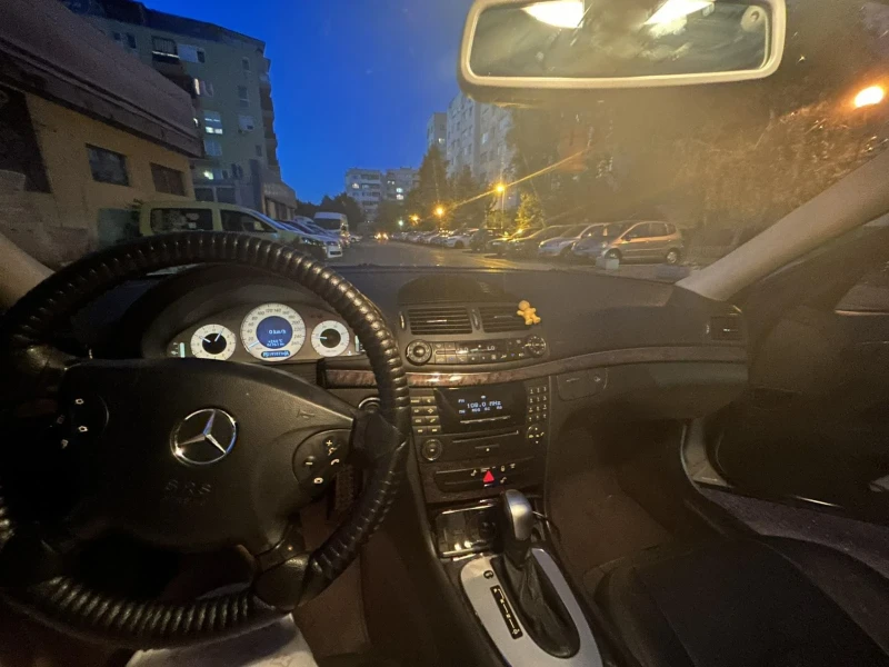 Mercedes-Benz E 270, снимка 6 - Автомобили и джипове - 47831084