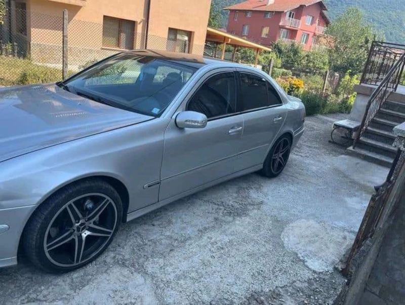 Mercedes-Benz E 270, снимка 4 - Автомобили и джипове - 47831084