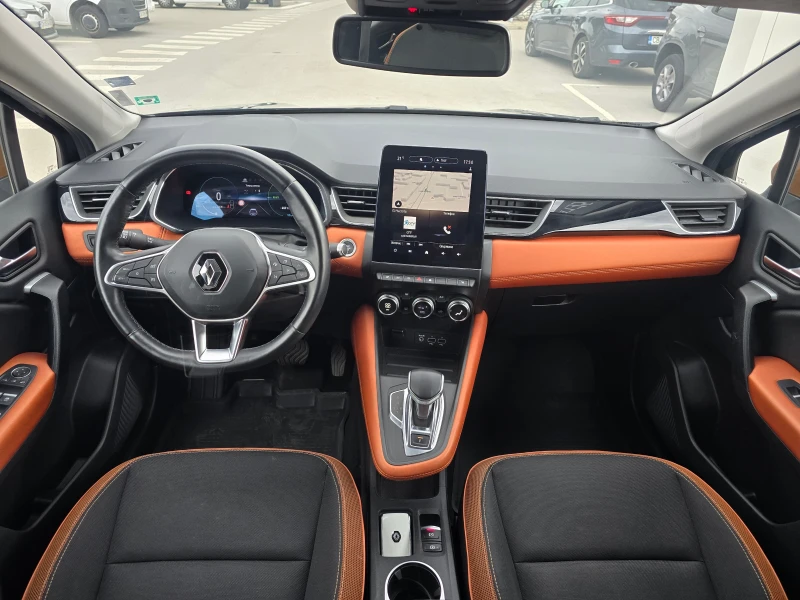 Renault Captur 1.6i Plug-In Hybrid, снимка 8 - Автомобили и джипове - 50480693