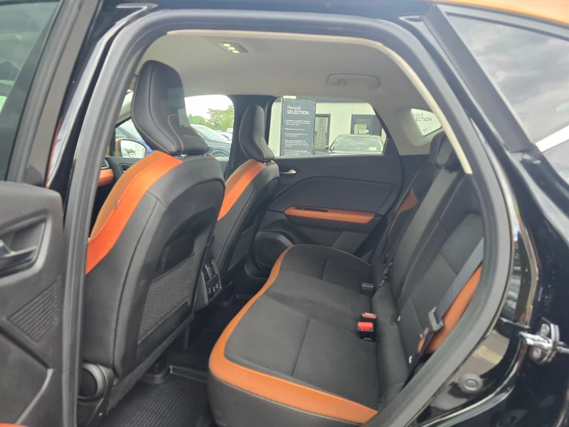 Renault Captur 1.6i Plug-In Hybrid, снимка 7 - Автомобили и джипове - 50480693