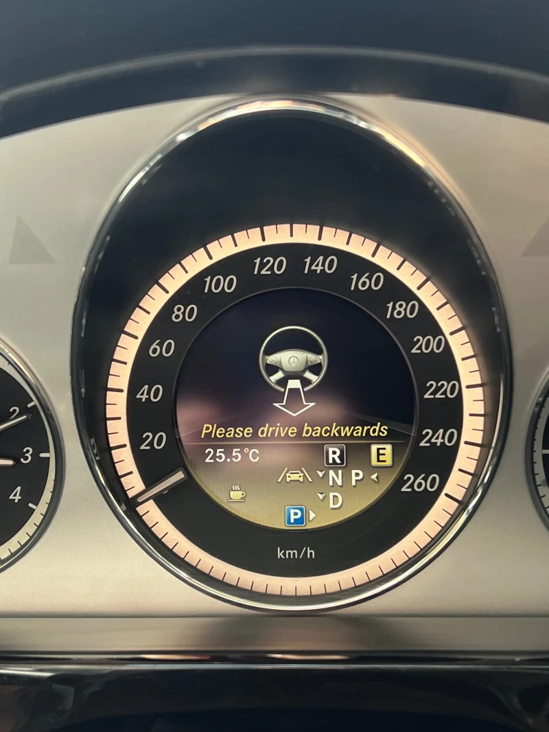 Mercedes-Benz E 350 Avantgarde/ 4 Matic/ BlueEfficiency/ Distronic, снимка 13 - Автомобили и джипове - 52427234