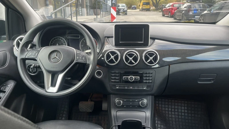 Mercedes-Benz B 180, снимка 3 - Автомобили и джипове - 52275189