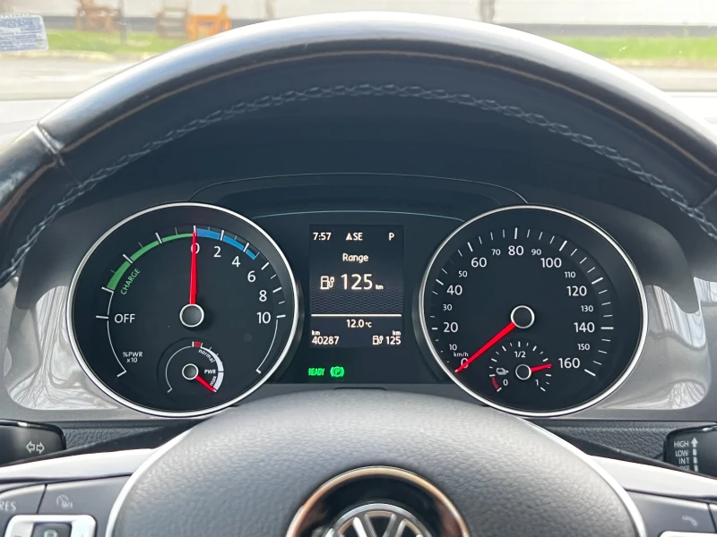 VW Golf, снимка 11 - Автомобили и джипове - 52548703