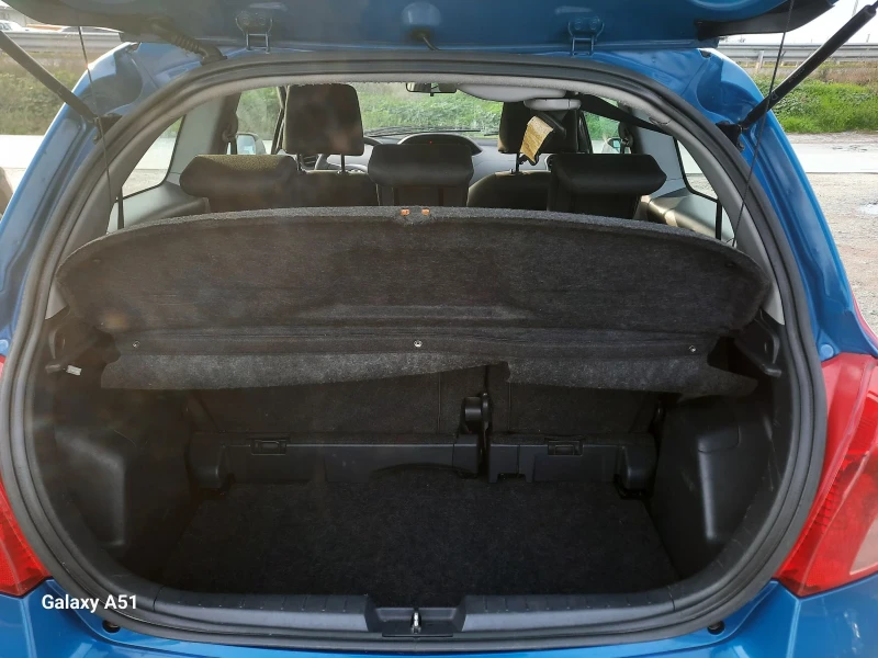Toyota Yaris 1000 куб. Бензин, КЛИМАТИК , снимка 9 - Автомобили и джипове - 52634513