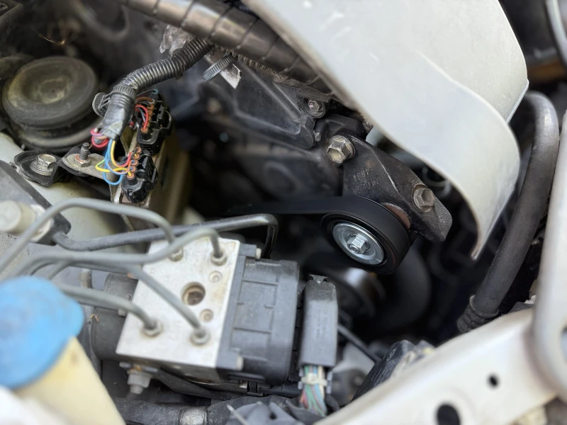 Toyota Corolla D4D 90 К.С., снимка 7 - Автомобили и джипове - 52662799