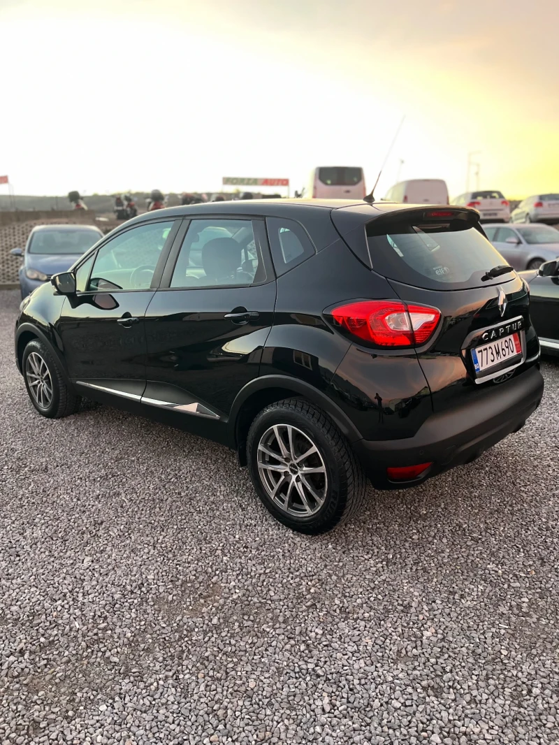 Renault Captur Renault Captur 1.5dci 90hp Keyless Navi LED, снимка 4 - Автомобили и джипове - 52729075