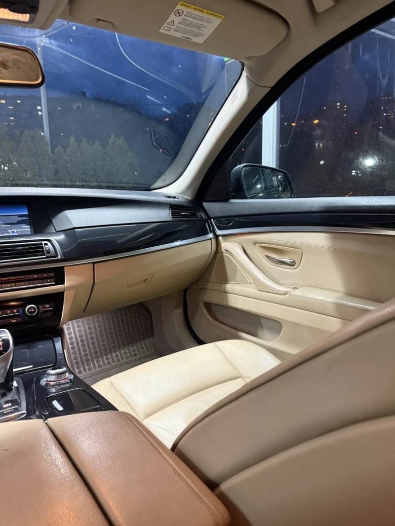 BMW 520 ГОЛЯМА НАВИГАЦИЯ* ПЕРА* КОЖА* BIXENON* ПАРКТРОНИК, снимка 12 - Автомобили и джипове - 53457134